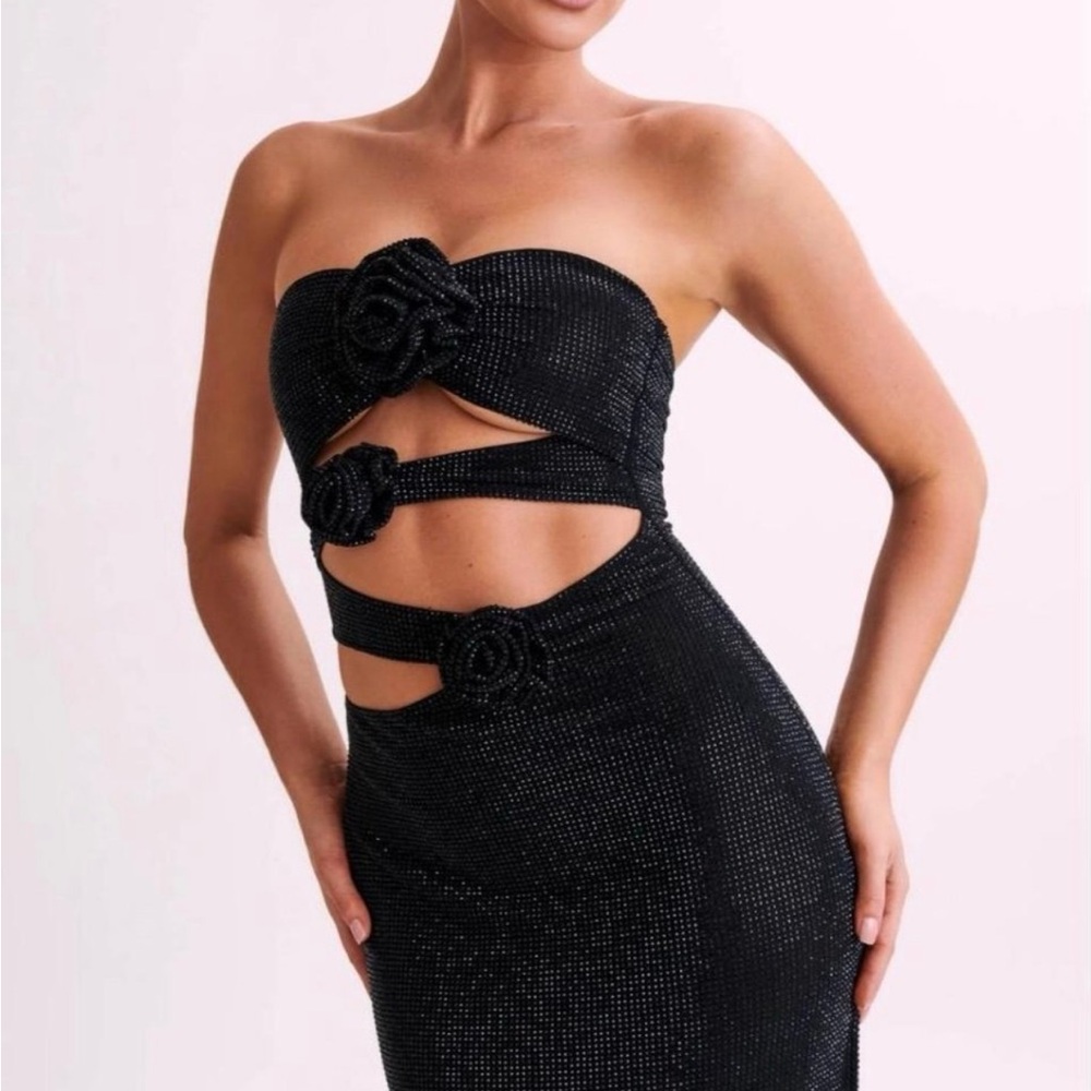 Elegant Black Strapless Dress